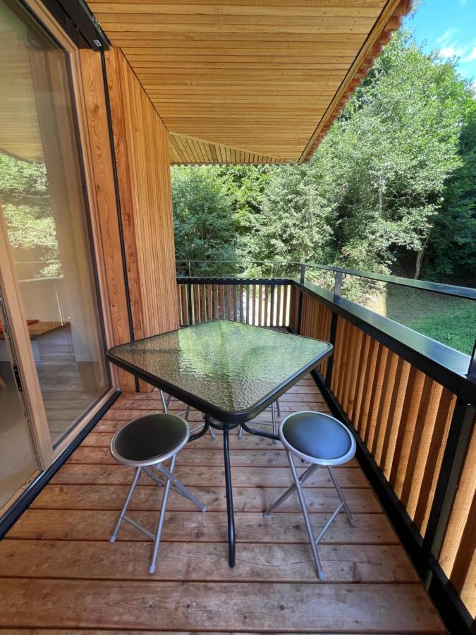 Ferienwohnung 3,5 Zimmer Direkt An Ski- Und Bikepiste فيلمز المظهر الخارجي الصورة
